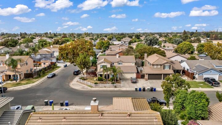 Property Photo: 825 Rolling Oak Court CA 95351