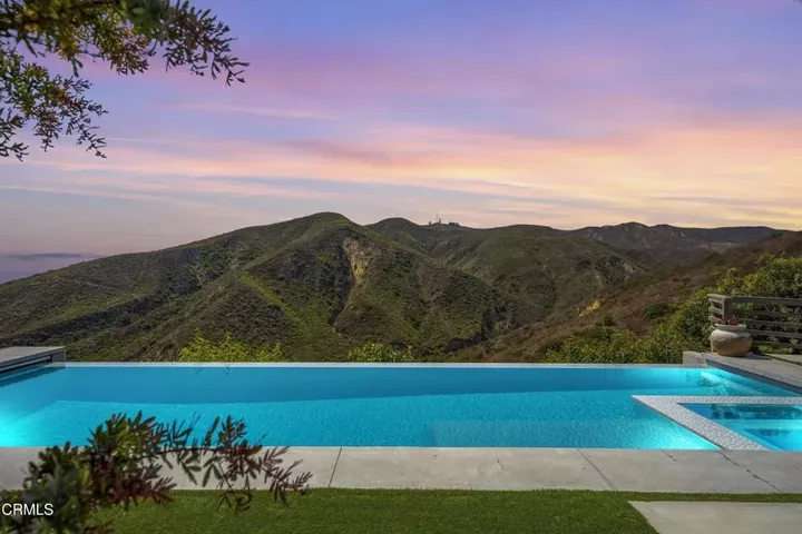 Property Photo: 3247 Breaker Drive CA 93003