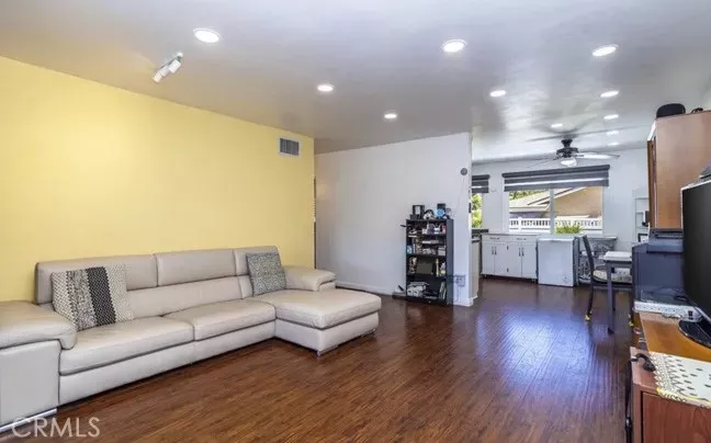 Property Photo:  19716 Avenue Of The Oaks  CA 91321 