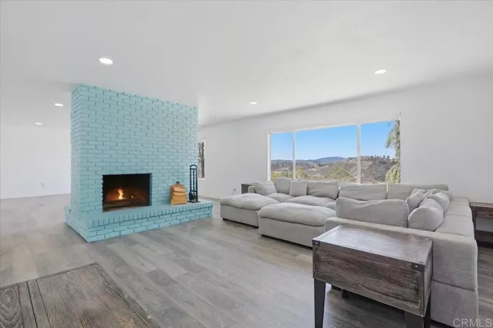 Property Photo: 13676 Willow Rd CA 92040