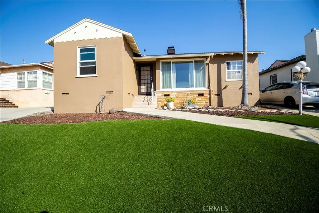 Property Photo: 11642 Ruthelen CA 90047