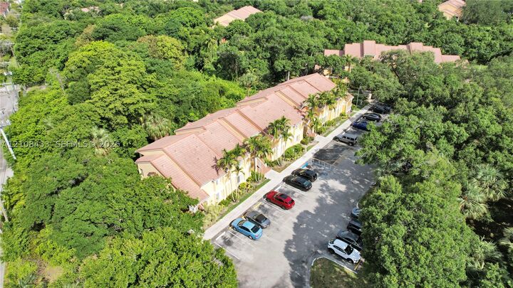 Property Photo: 2300 NW 33rd St 911 FL 33309