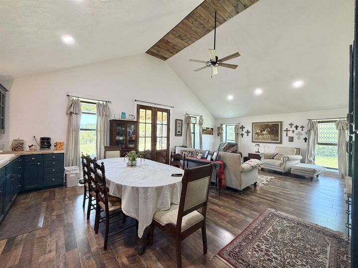 Property Photo: 1285 W Leblanc TX 77665