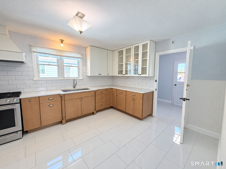 Property Photo:  148 Gurdon Street 2  CT 06606 