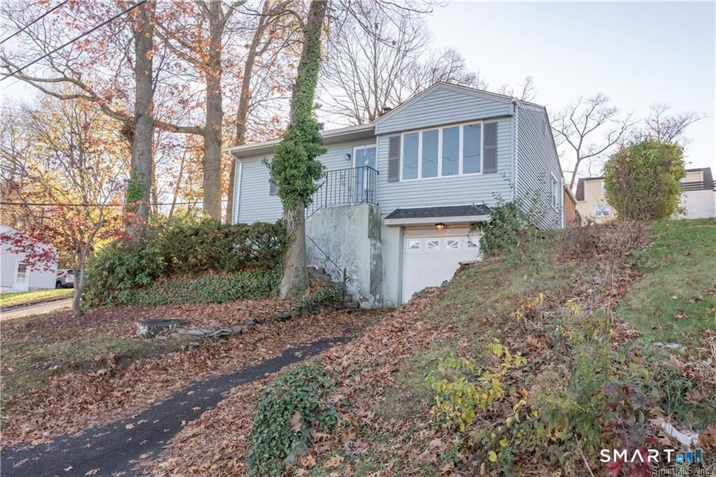 Property Photo:  54 Robart Street  CT 06516 