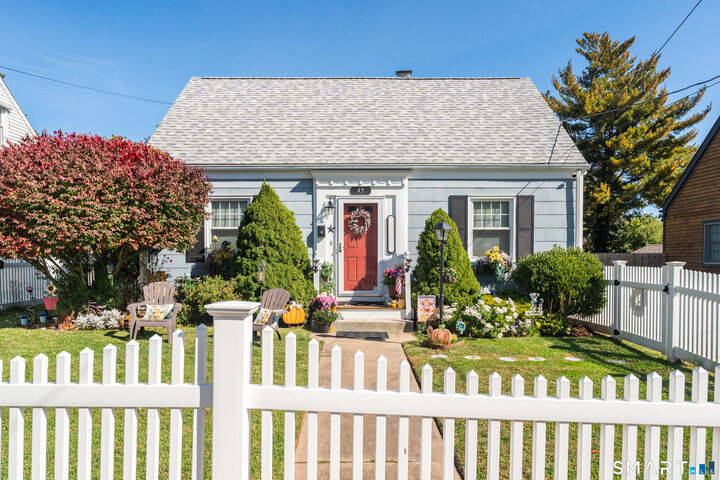 Property Photo:  45 Dorrance Street  CT 06518 