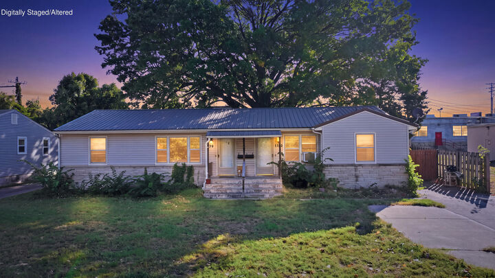 Property Photo:  