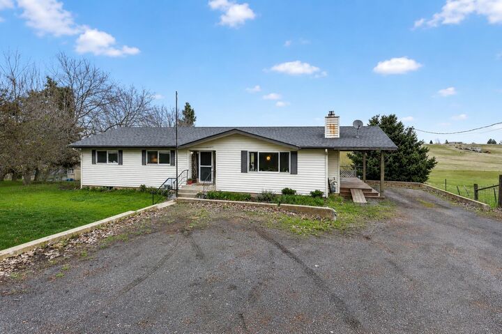 Property Photo:  27164 N Gunning Rd  WA 99122 