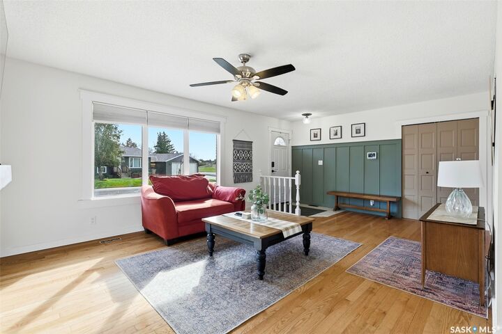 Property Photo:  94 Andre Avenue  SK S4T 7N2 