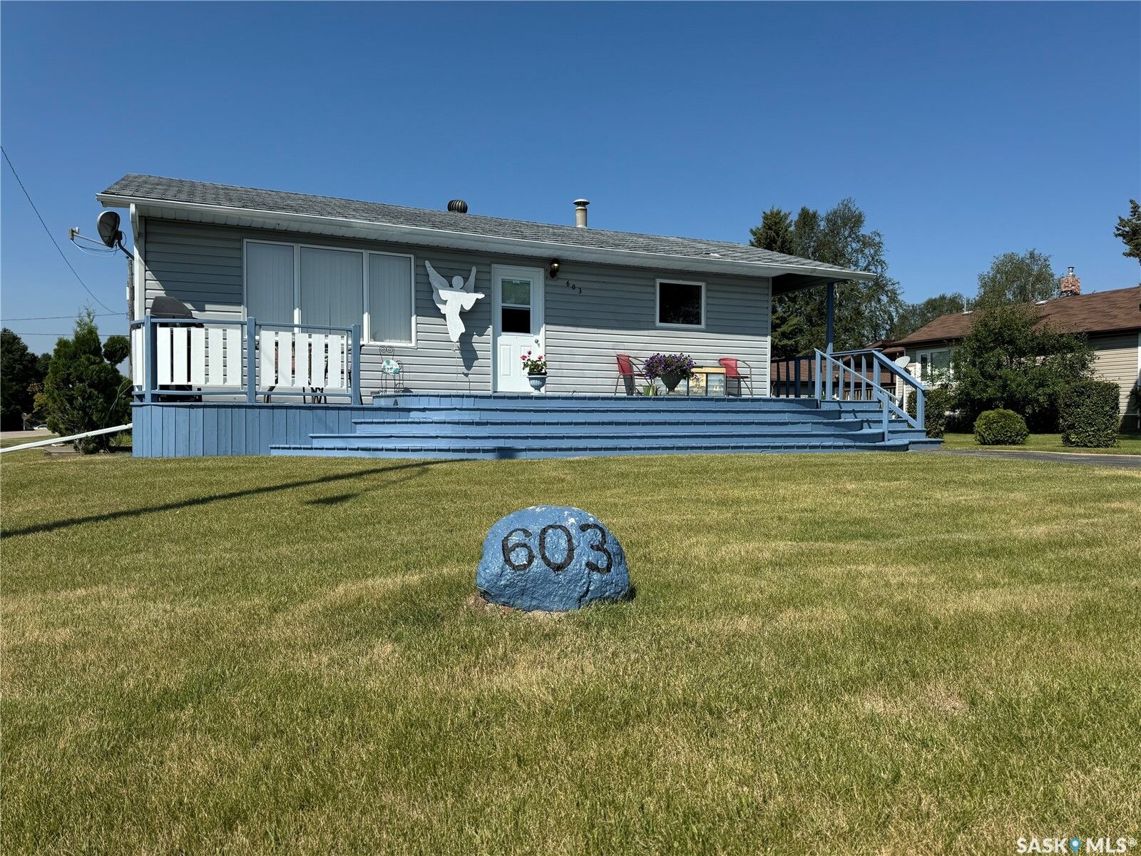 Property Photo:  603 2nd Street  SK S0A 3B0 
