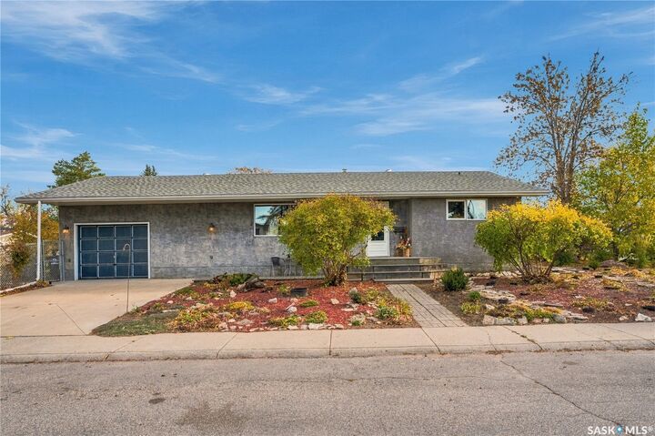 Property Photo:  3538 Centennial Drive  SK S7L 5C2 