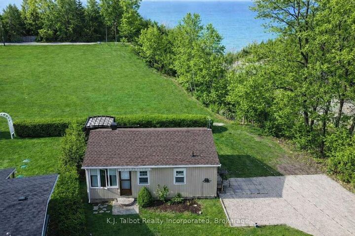 Property Photo:  9 Ravine Park Drive N  ON N7A 3X8 