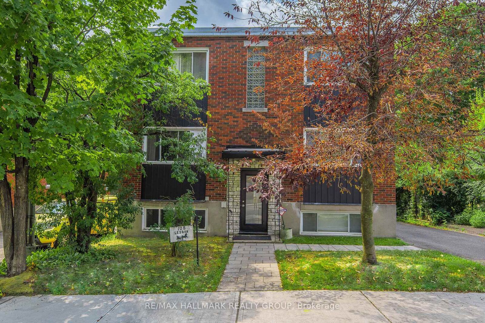 Property Photo: 108 Lebrun Street 4 ON K1L 5C9