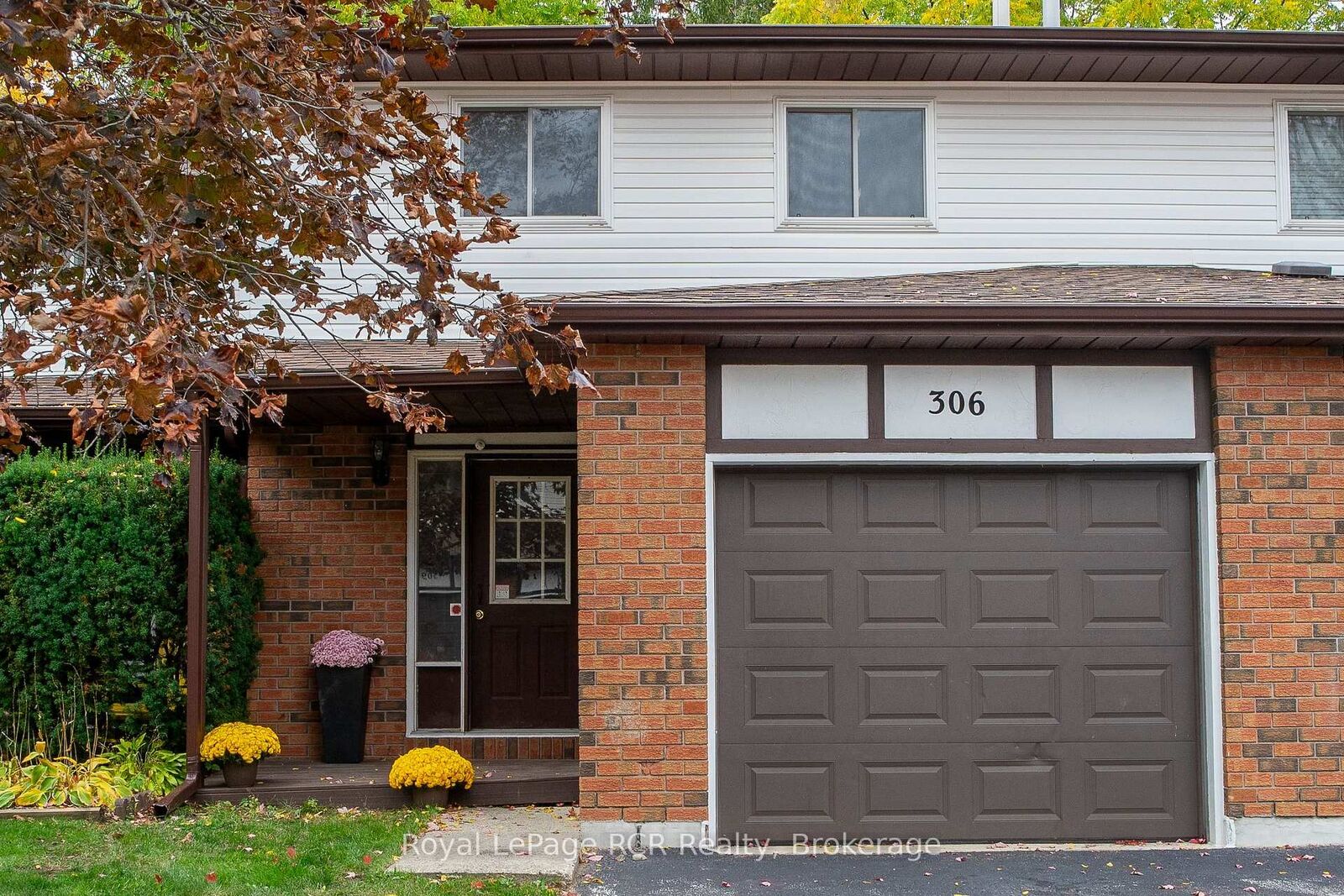 Property Photo:  306 Thomas Street  ON L0M 1S0 