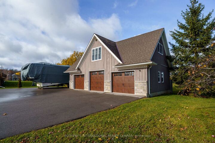 Property Photo:  10 Deerfield Court Coach House  ON K8N 4Z1 