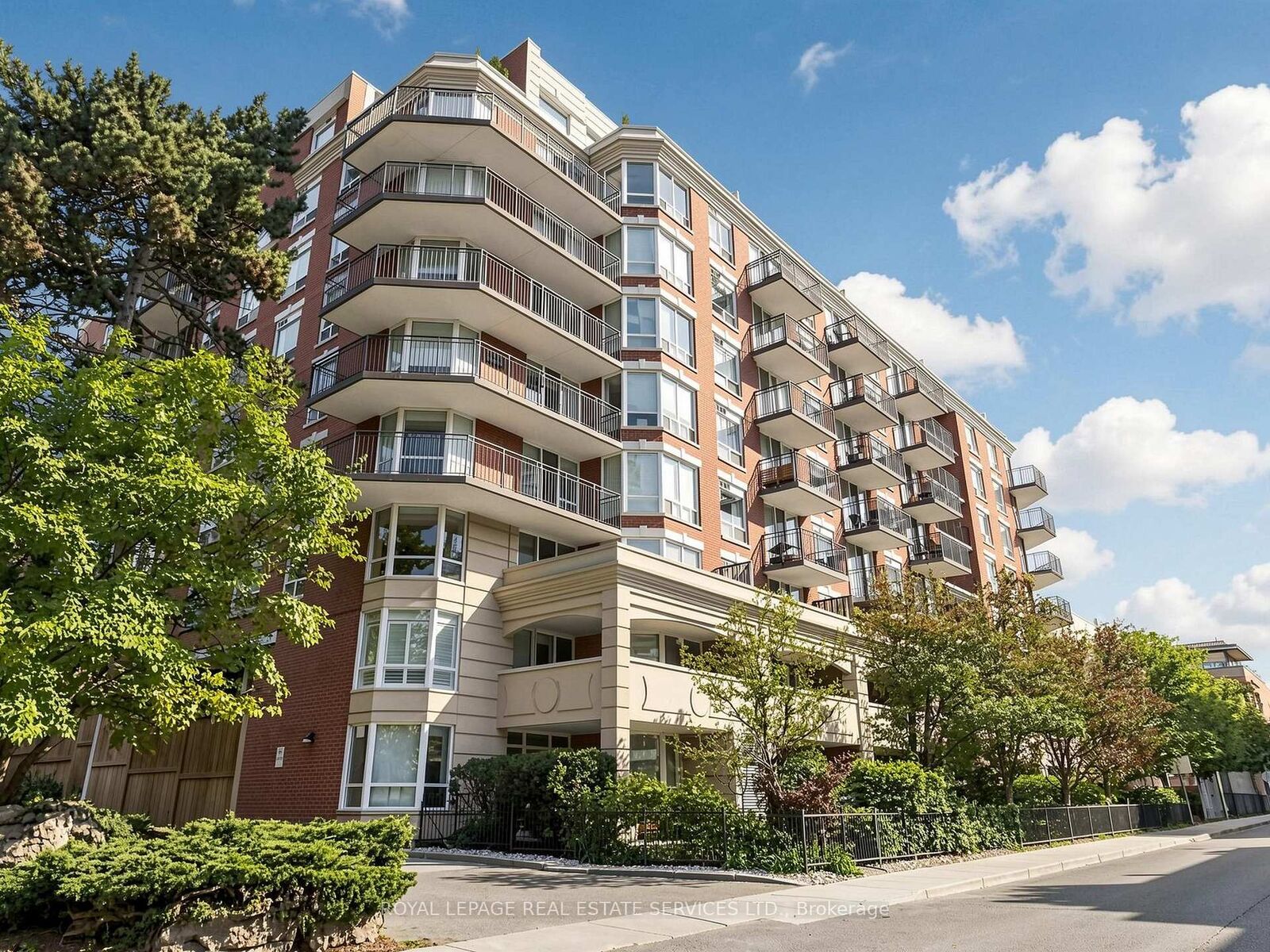 Property Photo: 300 Balliol Street 401 ON M4S 3G6