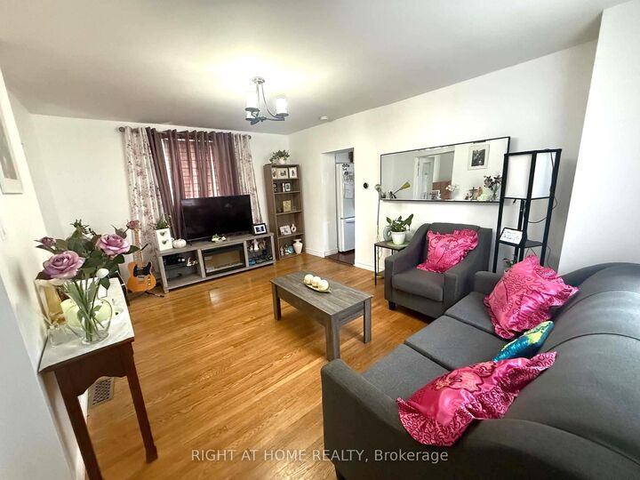 Property Photo:  226 Albert Street  ON L1H 4R5 