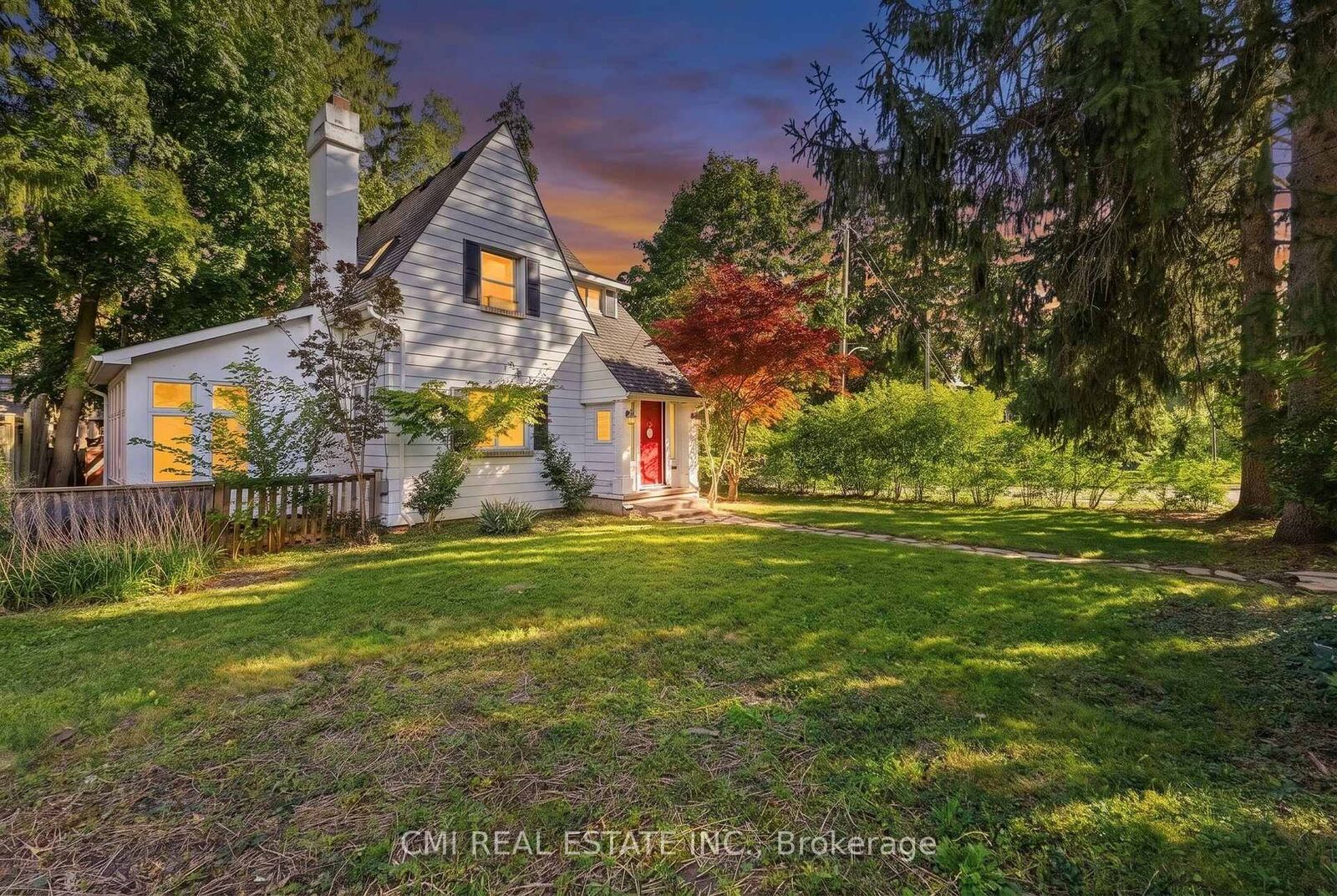 Property Photo:  132 Base Line Road E  ON N6C 2N8 