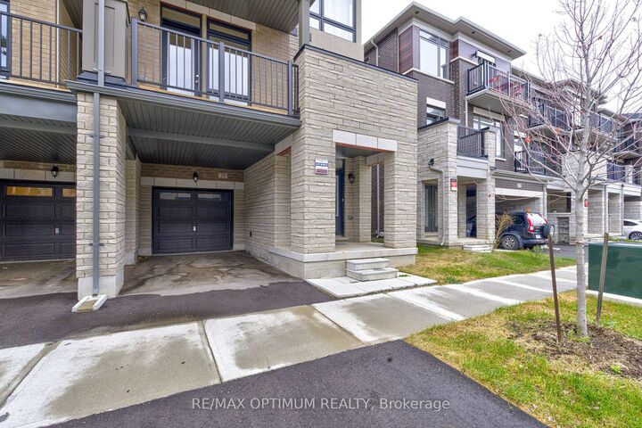Property Photo:  29 Bonnington Drive  ON L7A 5M1 