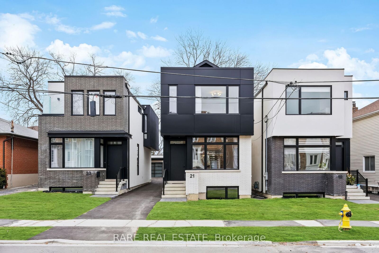 Property Photo:  21 Twenty Ninth Street  ON M8W 3A9 