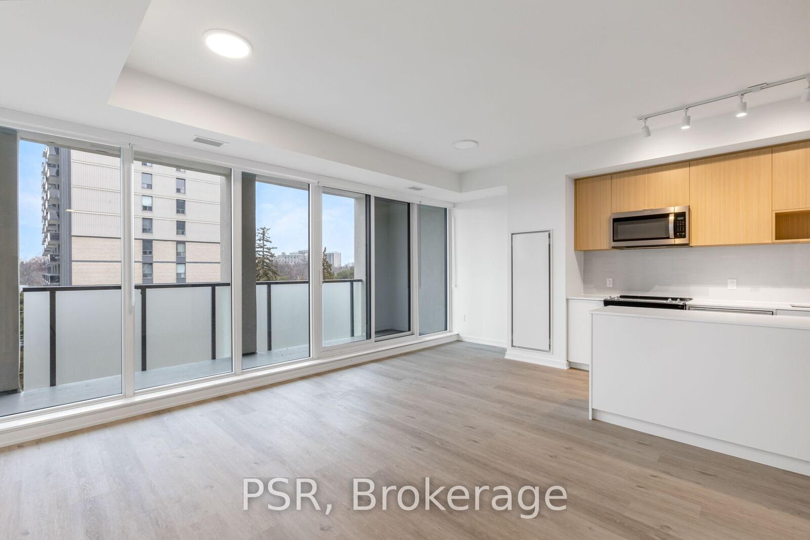 Property Photo:  4365 Bloor Street W 403  ON M9C 1R3 