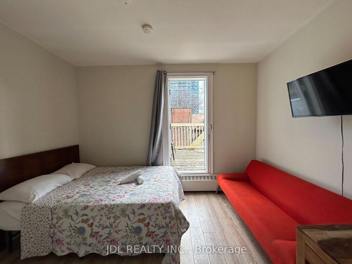 Property Photo:  3 Pembroke St Street Two Bedrooms 2nd Floor  ON M5A 2N6 