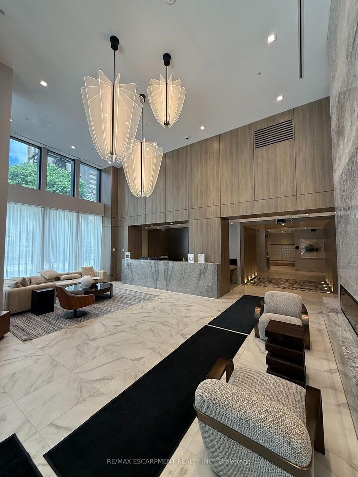 Property Photo:  75 James Street S 526  ON L8P 2Y9 