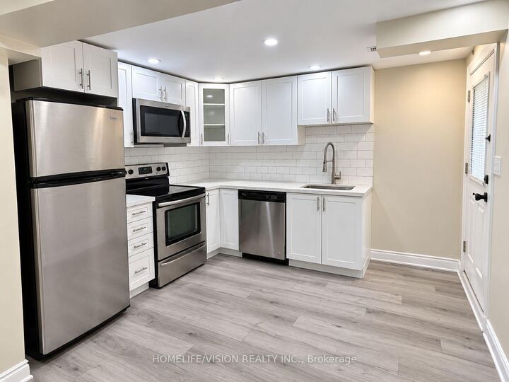 Property Photo:  824 Crowells Street Lower  ON L1K 1X3 