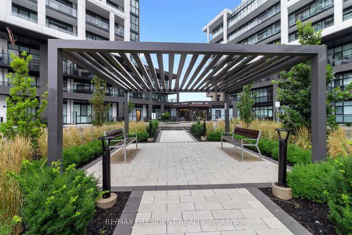 Property Photo:  60 George Butchart Drive 112  ON M3K 2C5 