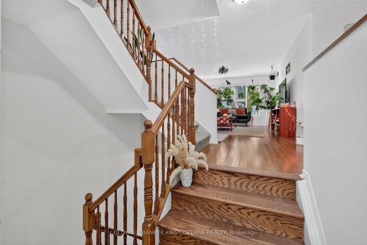 Property Photo:  6154 Oak Meadows Drive 17  ON K1C 7G7 