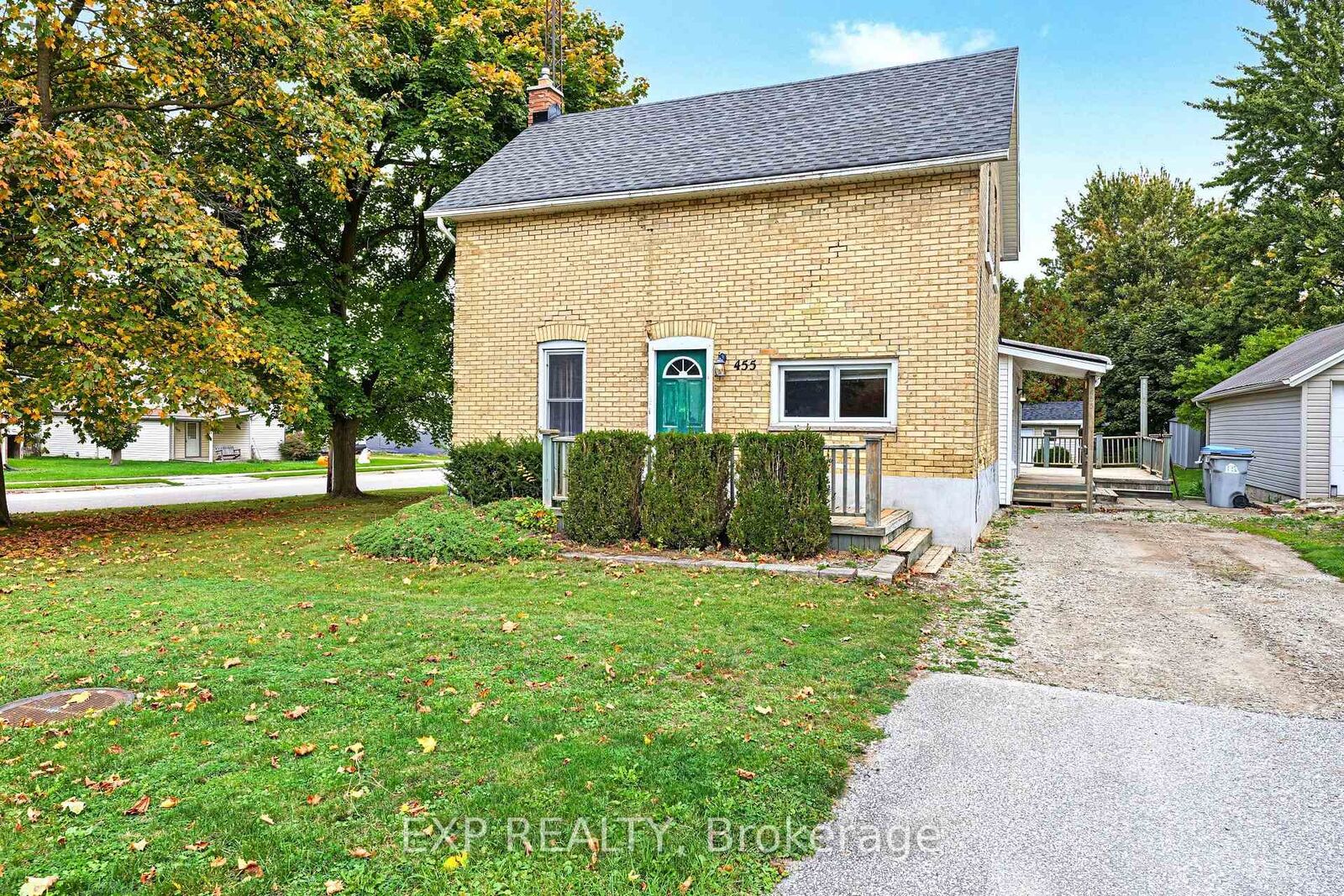 Property Photo:  455 Simcoe Street  ON N0M 2S0 