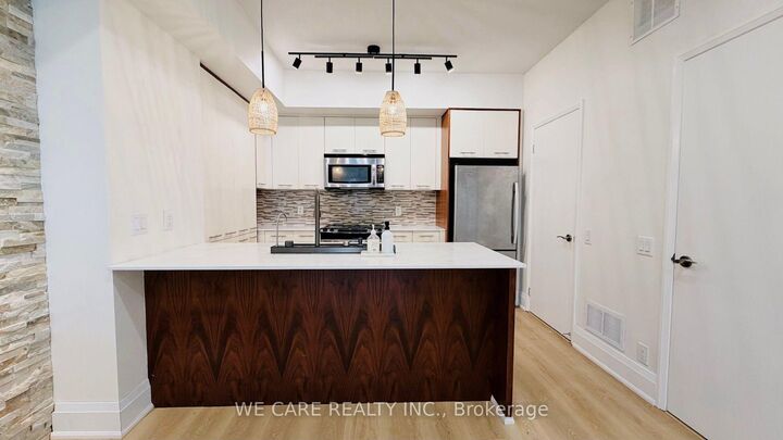 Property Photo:  15 Valhalla Inn Road Th 15  ON M9B 0B3 