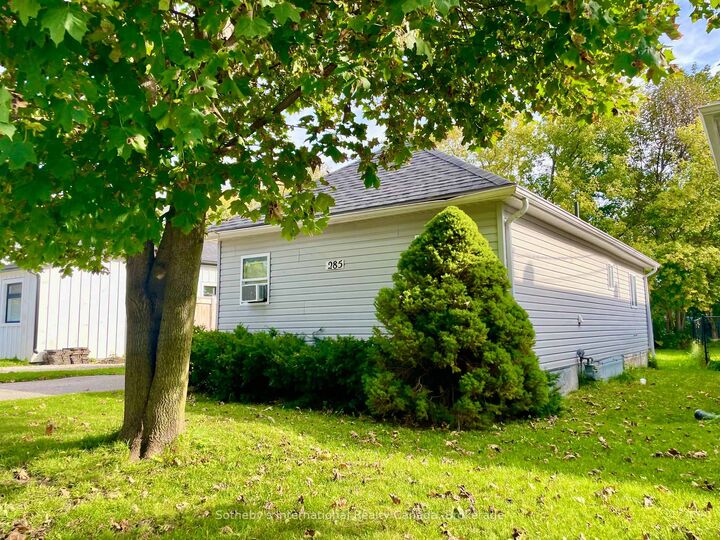 Property Photo:  285 Robinson Street  ON L9Y 3M4 