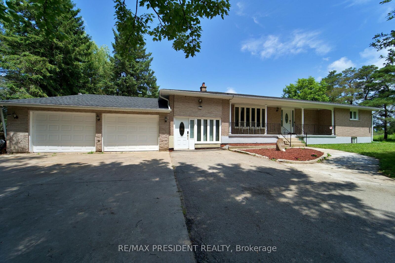 Property Photo:  10 Grandview Road  ON L0N 1G0 