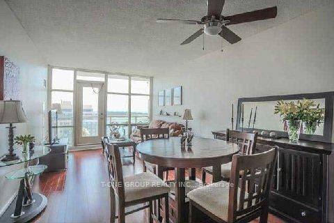 Property Photo:  35 Mariner Terrace 1910  ON M5V 3V9 