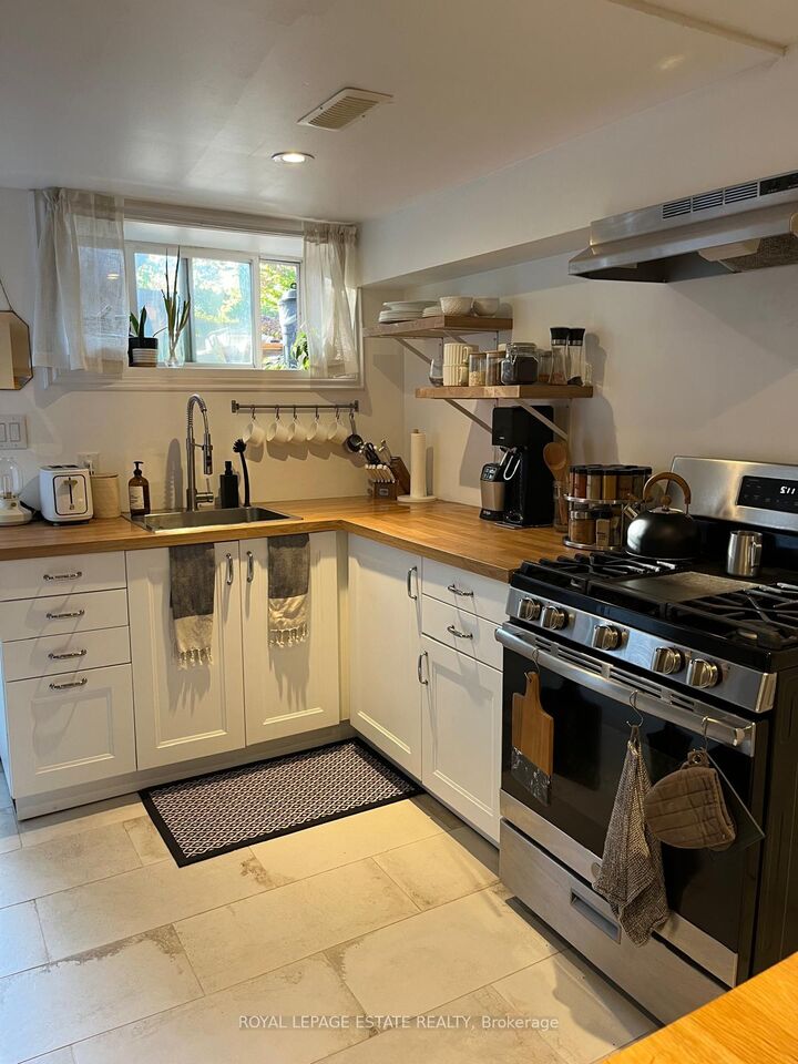 Property Photo:  92 Kenilworth Avenue  ON M4L 3S5 