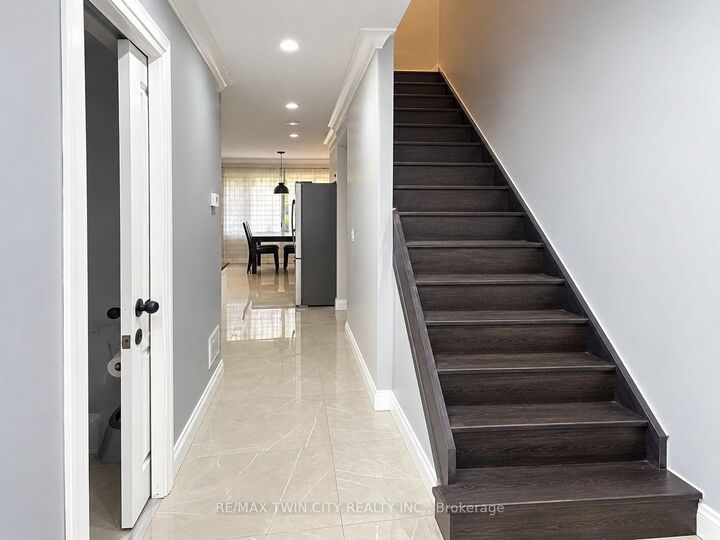 Property Photo:  30 Green Valley Drive 100  ON N2P 1G8 