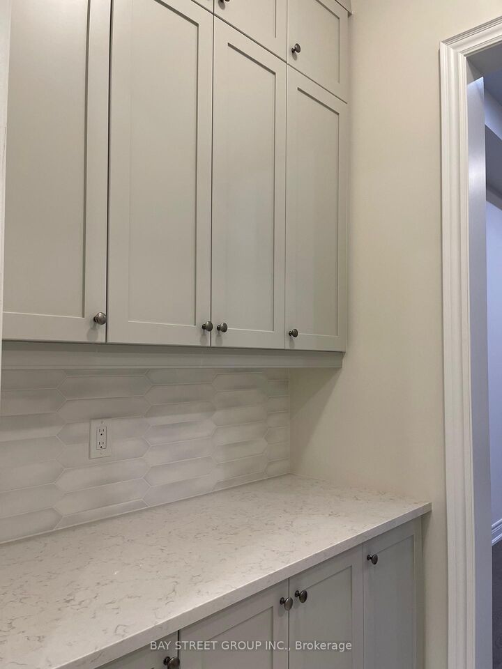 Property Photo:  56 Bud Leggett Cres Crescent Room  ON L4P 0B7 