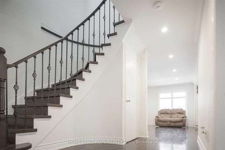 Property Photo: 31 Nightstar Drive ON L4C 8K2