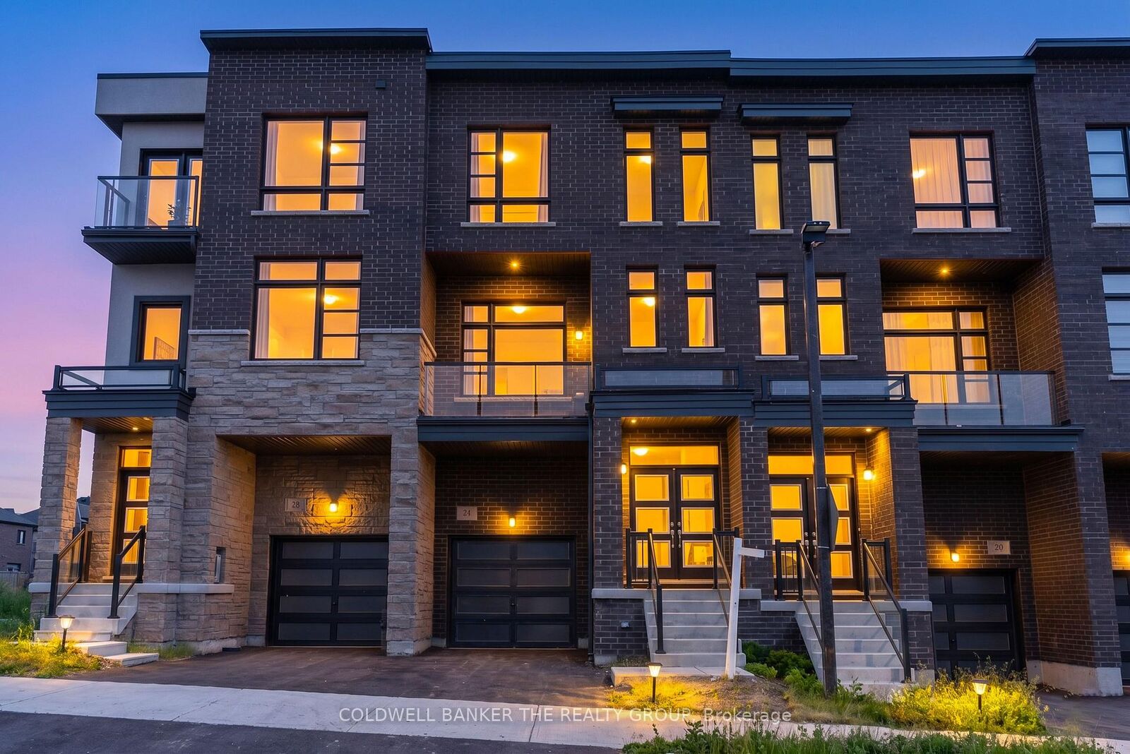 Property Photo:  24 Wascana Road  ON L4H 5H1 