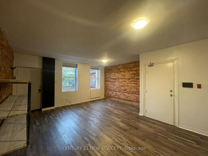 Property Photo:  600 Bloor Street W 3  ON M6G 1K4 
