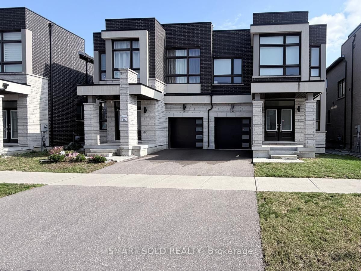 Property Photo:  95 Hilts Drive  ON L4S 0H8 