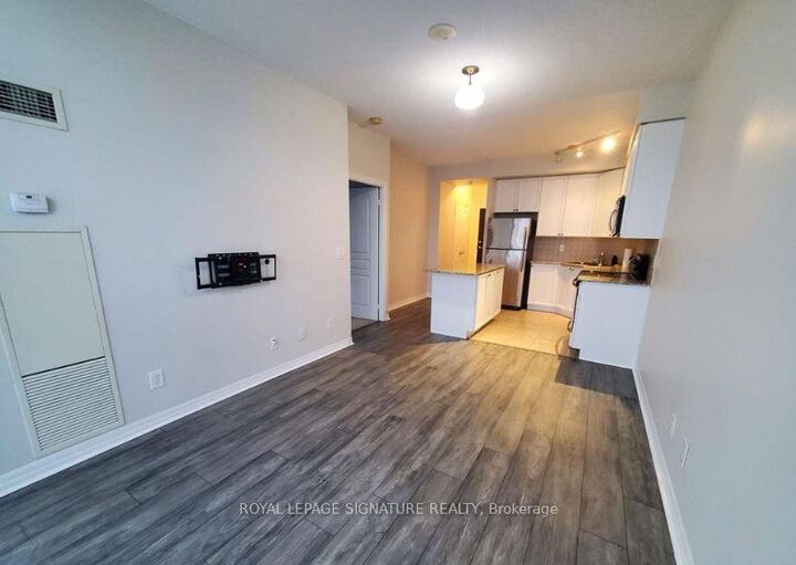 Property Photo:  225 Webb Drive 1709  ON L5B 4P2 