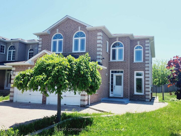 Property Photo:  61 Chartway Boulevard Main  ON M1C 5J1 