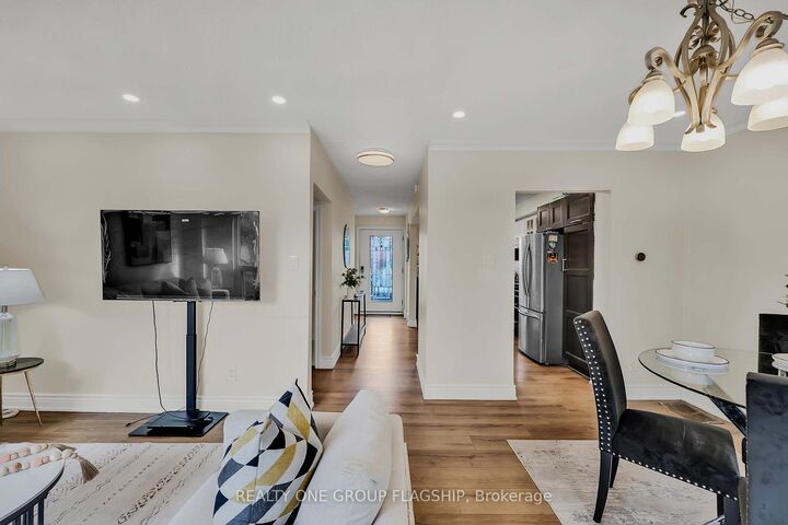 Property Photo:  12 Azalea Court  ON M9M 1V1 