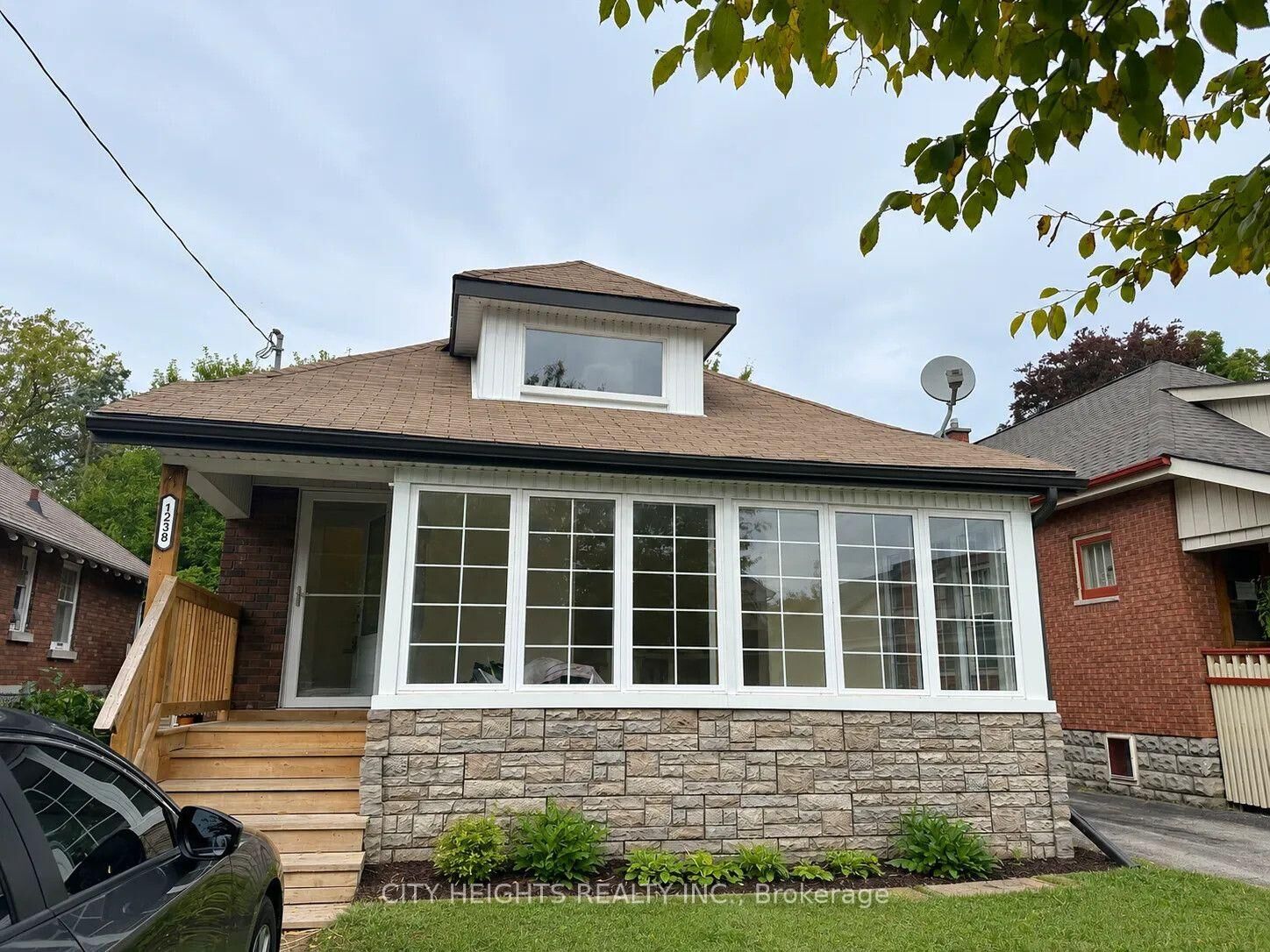 Property Photo:  1238 York Street  ON N5W 2V2 