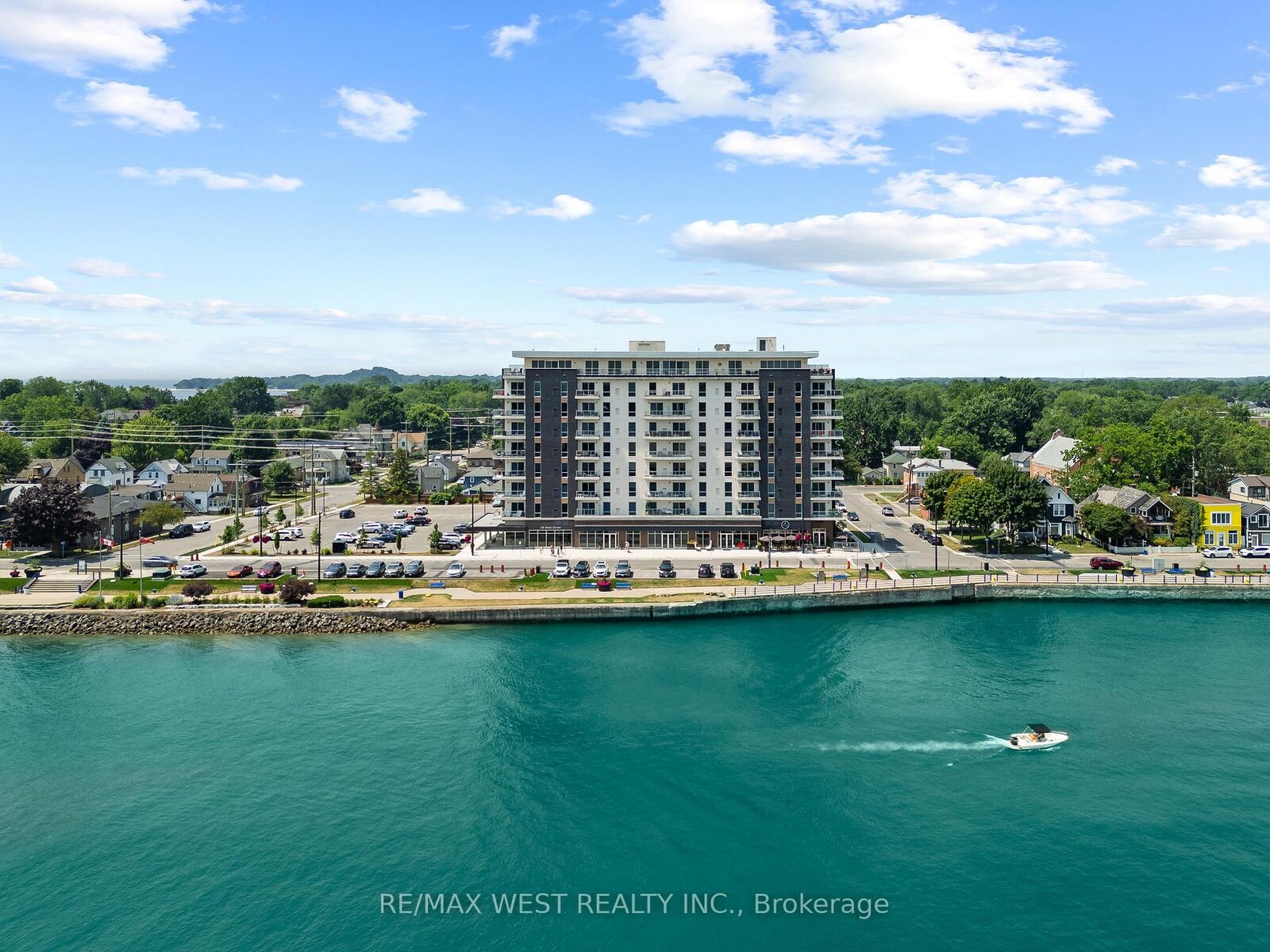 Property Photo:  118 West Street 502  ON L3K 4C9 