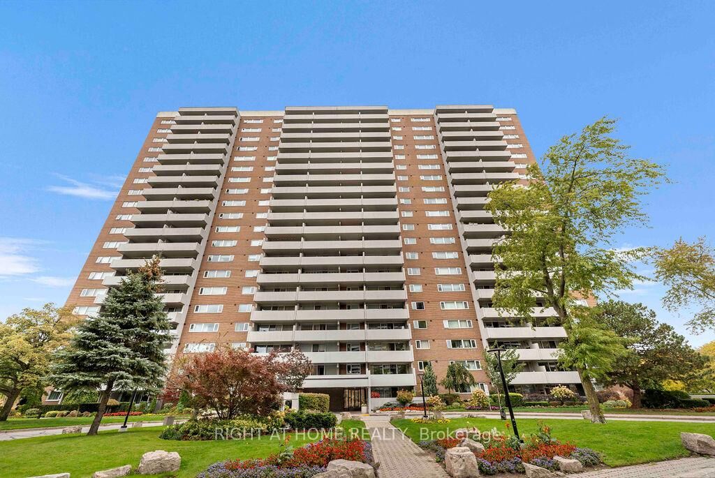Property Photo:  270 Scarlett Road 206  ON M6N 4X7 