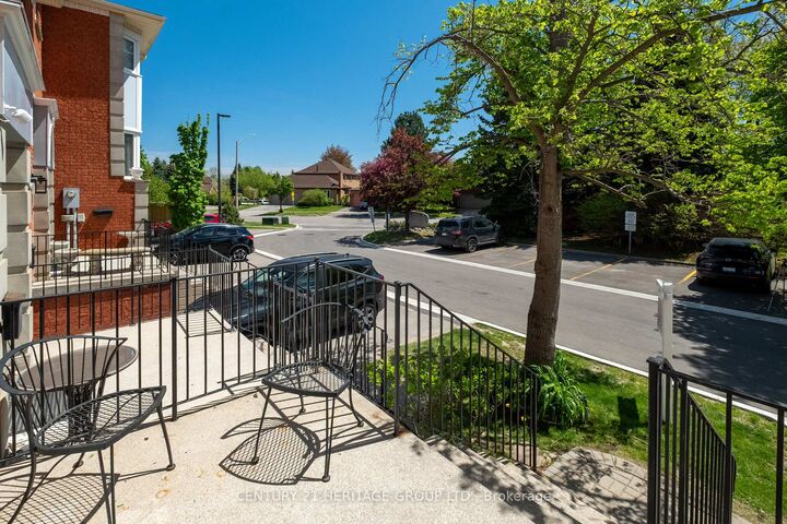 Property Photo:  80 McCallum Drive 35  ON L4C 9X5 