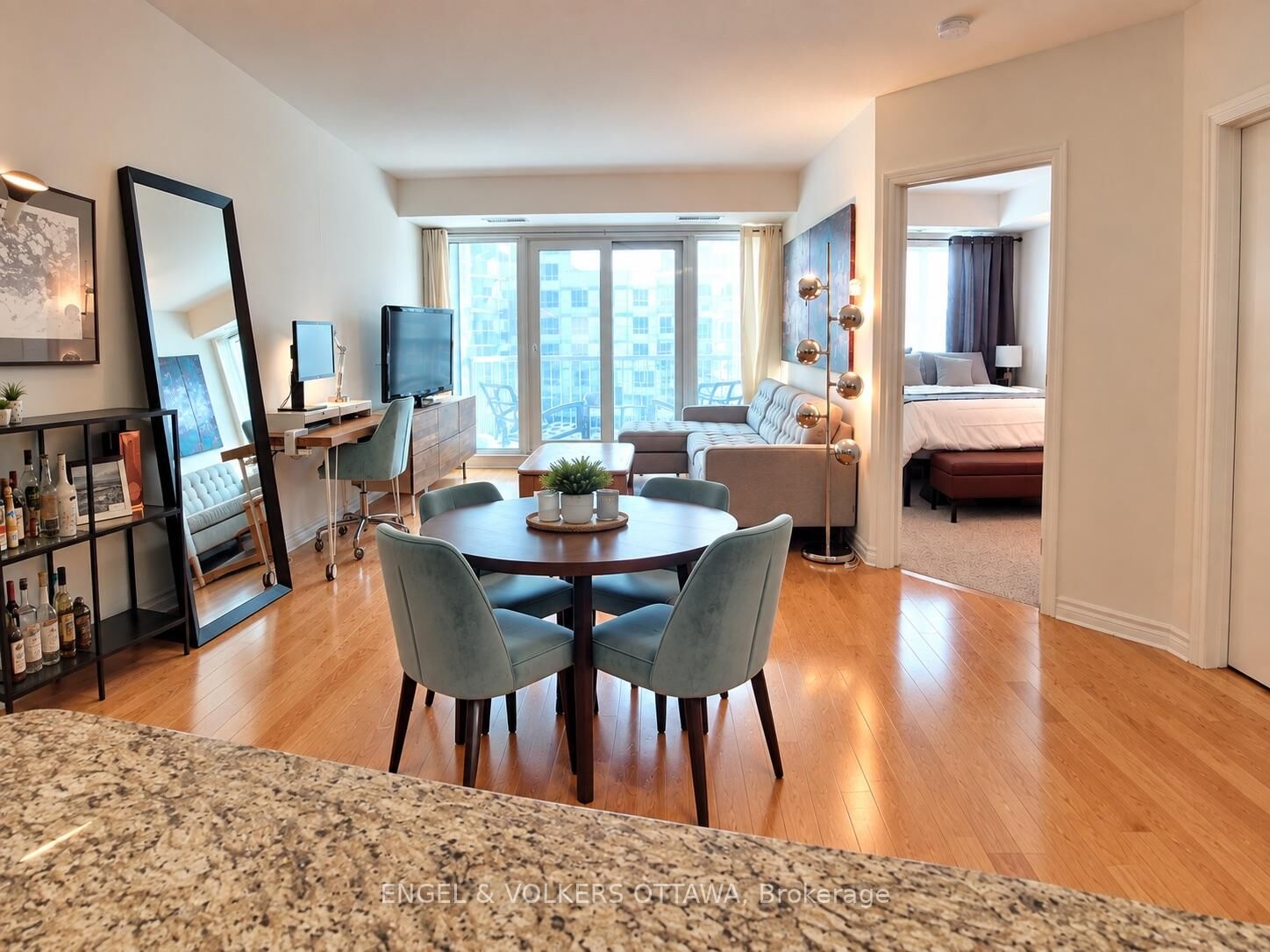 Property Photo:  234 Rideau Street 607  ON K1N 0A9 